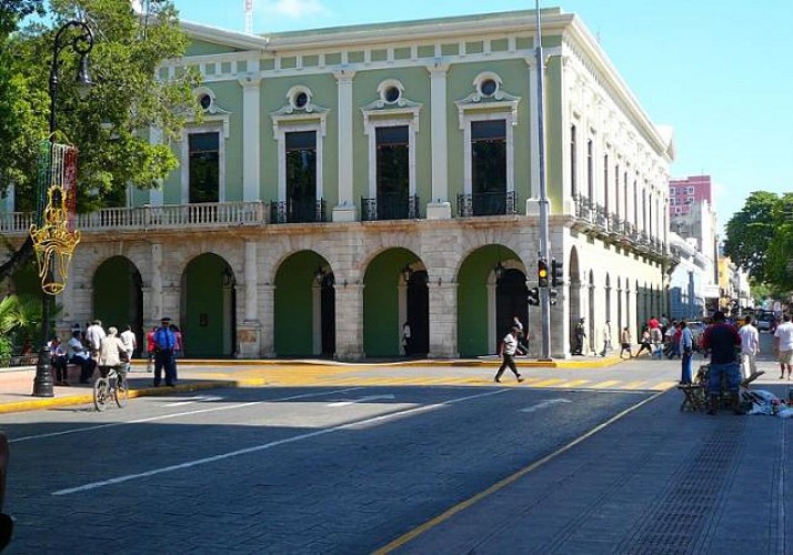 Visite guidée en minivan de la ville de Mérida – Transferts inclus