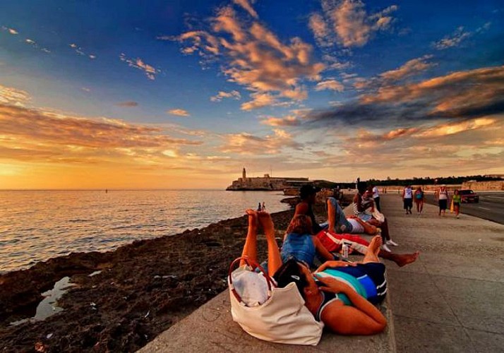 Visite guidée privée de la Havane coloniale en voiture vintage - En français