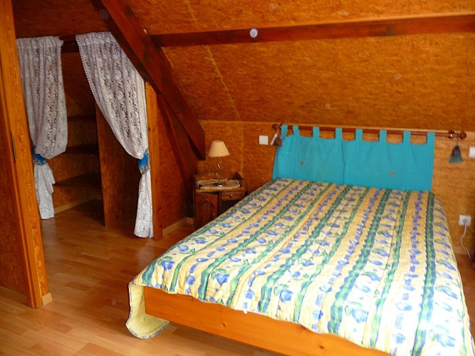 Gite-du-pont-de-pierres-Chambre-Moulin-d-Eysus-EYSUS---PERNEL-RODOLPHE----DI