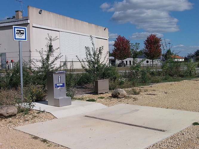 nueil-les-aubiers-aire-de-camping-car-vidange