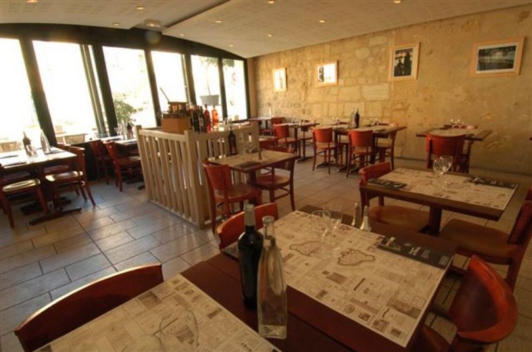 Plaisance-Bourg-Restaurant-Salle-800x600