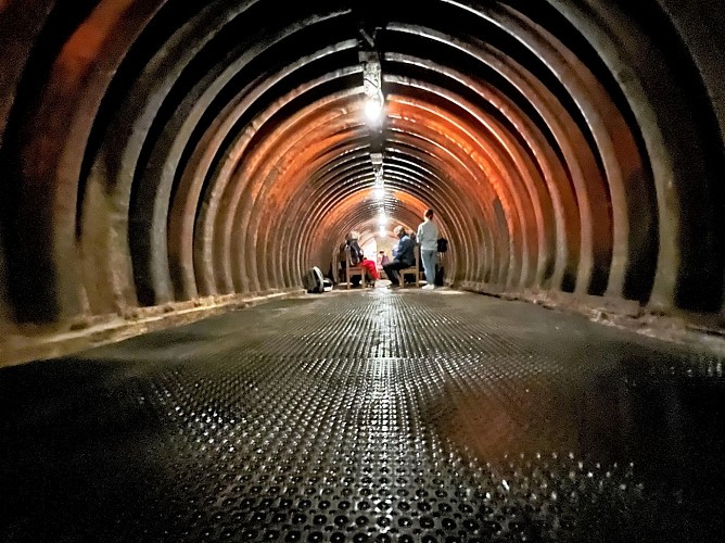 Abri Place Saint-Jean