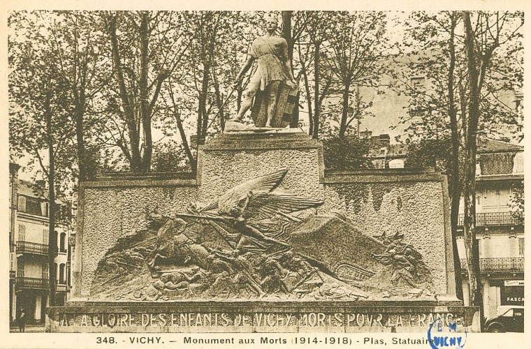 Monument aux morts, square du Général Leclerc