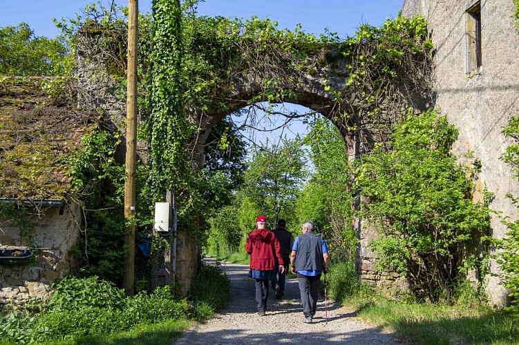 Porche pour rentrer dans l'écart de Koenigsberg