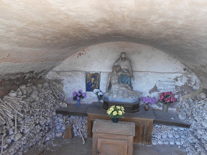 Église Saint-Hyppolite et ossuaire