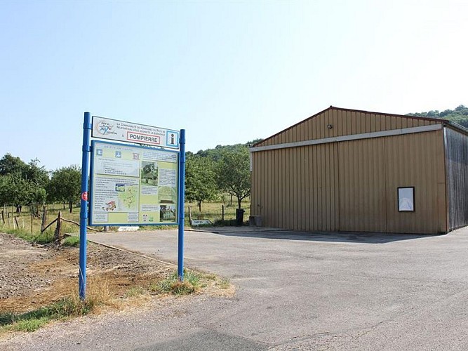 Aire de stationnement de Pompierre