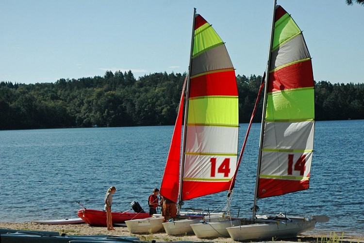 Voile et planche à voile Station Sports Nature Ventadour - Lac de la Valette_3