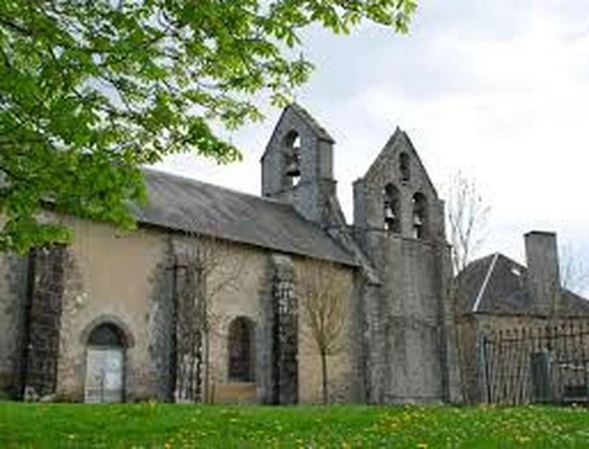 Eglise de Magnat l'Etrange_1