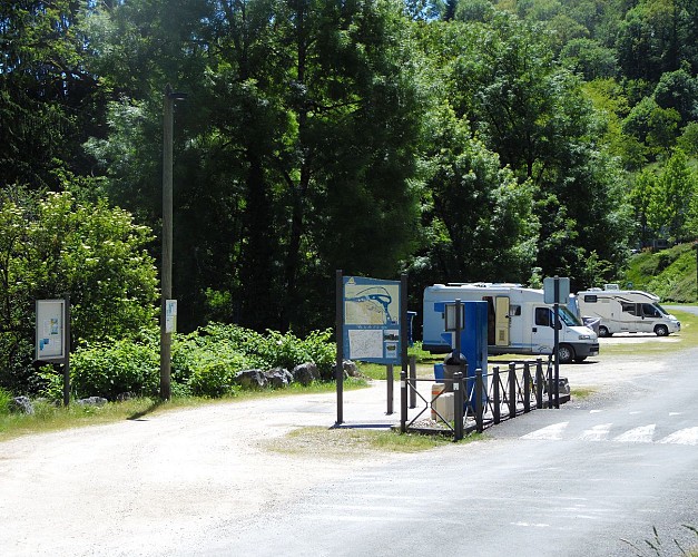 Aire d'accueil de camping-cars Relais Flot Bleu de Beaulieu sur Dordogne