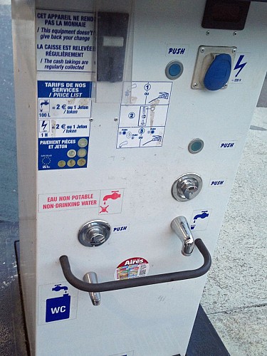 Aire d'accueil de camping-cars centre commercial Citéa