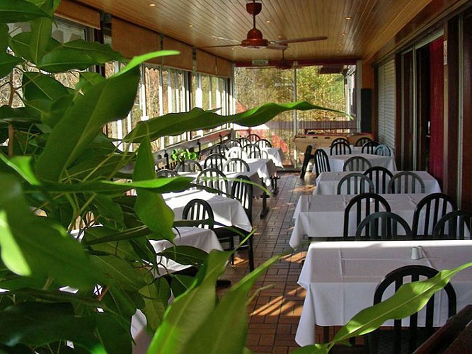 Hôtel restaurant du Lac (Camps-Saint-Mathurin-Léobazel)