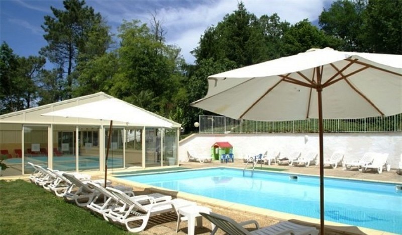 Les-Hauts-de-Lastours-piscine