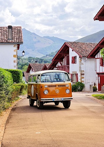 Txiki Combi -  Visite des villages du Pays Basque en combi VW!