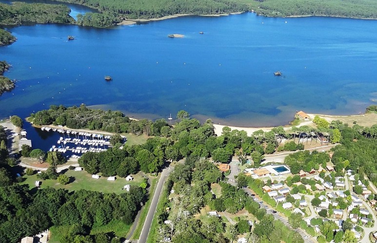 vue-aerienne-camping-du-lac-ste-eulalie-en-born-2-2