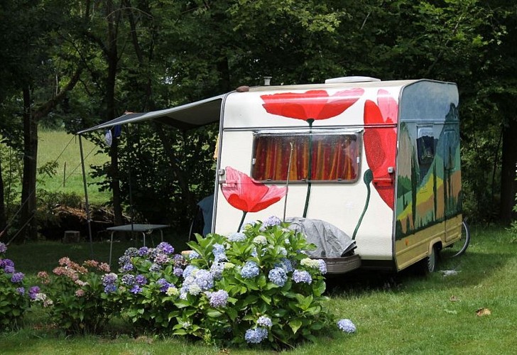 Camping-Narbaitz-emplacement-caravane-ascarat