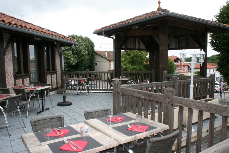 LEON_Hôtel Le Fair Play_terrasse étage