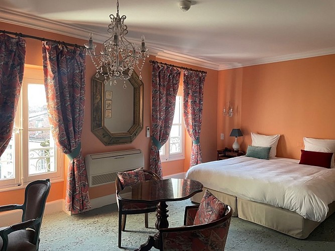 Chambre 2 Hôtel des Jacobins Destination Agen