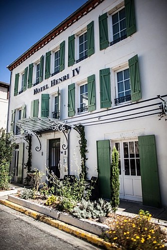 HOTAQU047FS0000U_nerac_hotelhenriIV_2 [800x600]