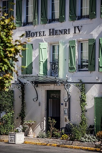 HOTAQU047FS0000U_nerac_hotelhenriIV_3 [800x600]