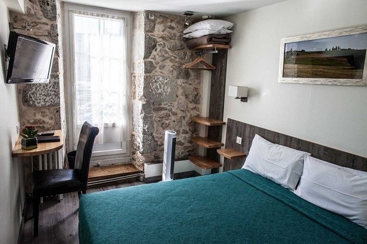 HOTAQU047FS0000U_nerac_hotelhenriIV_8 [800x600]