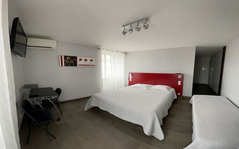 Hôtel Mendy - Chambre 12 1440x900