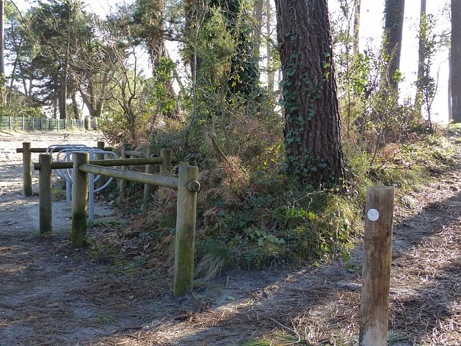 Triangle Pereire .rack à vélos der