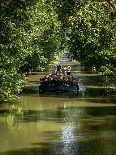 Moulin du Duellas-gabare-canal-face-b-vallee-isle-perigord