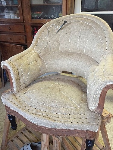 PCU_Fauteuil crapaud_Atelier au fil du siège_Montignac©TeyssouCatherine