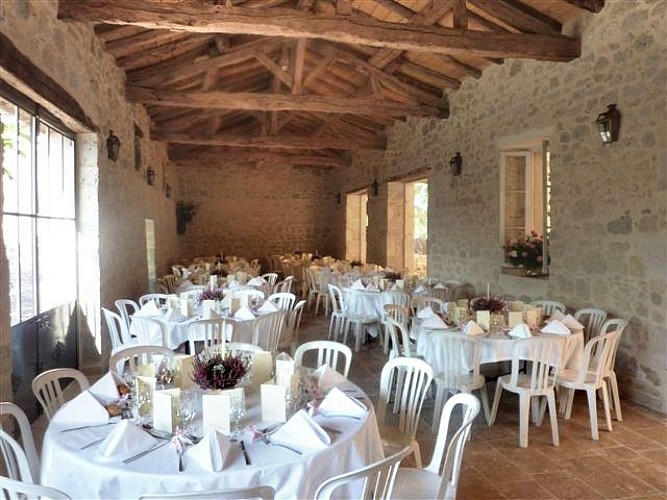 Chateau_La_Hitte_Salle_mariage_poutres_paysage