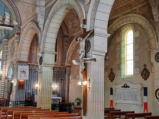 Intérieur Eglise de Talais