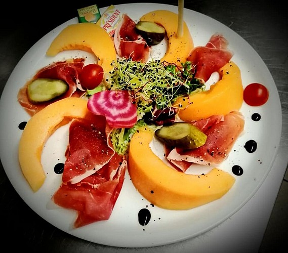 restaurant-produits-frais-et-locaux-au-coeur-du-vieux-sarlat---l-assiette-sarladaise--3-