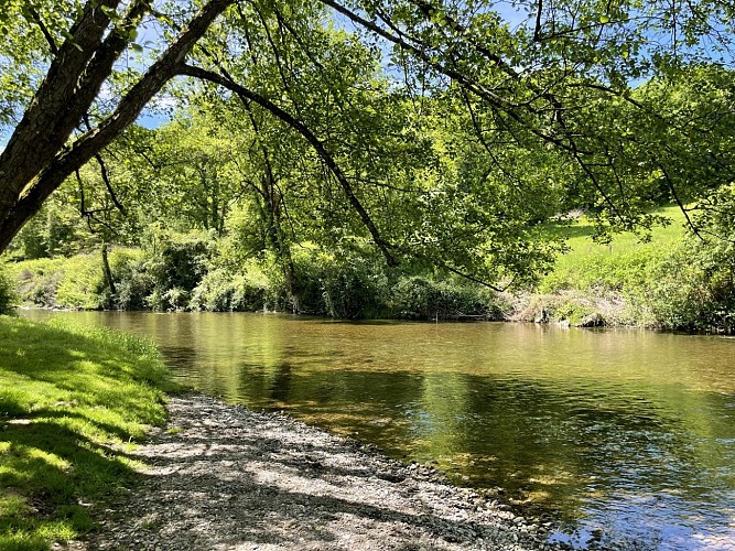 Parcours santé de St-Pée - Rivière le vert - OLORON SAINTE-MARIE (©OTHB)