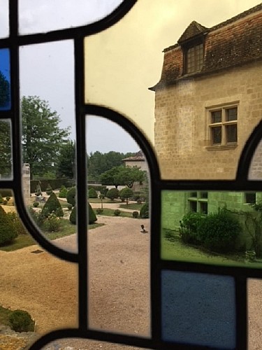 lauzun-chateau-vitraux