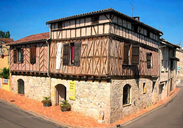 Musée de la Boîte Ancienne en Fer Blanc