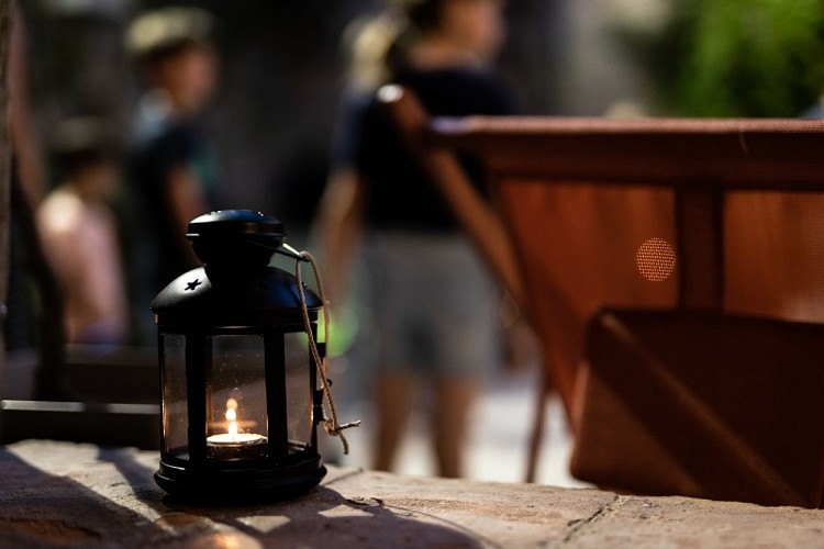 Marmande à la lanterne 1