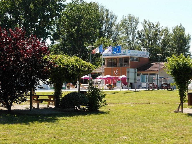 Port de Buzet_AlbretTourisme