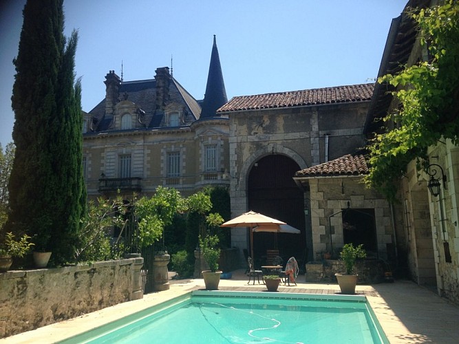 Vue-Piscine-Chateau-de-Habas