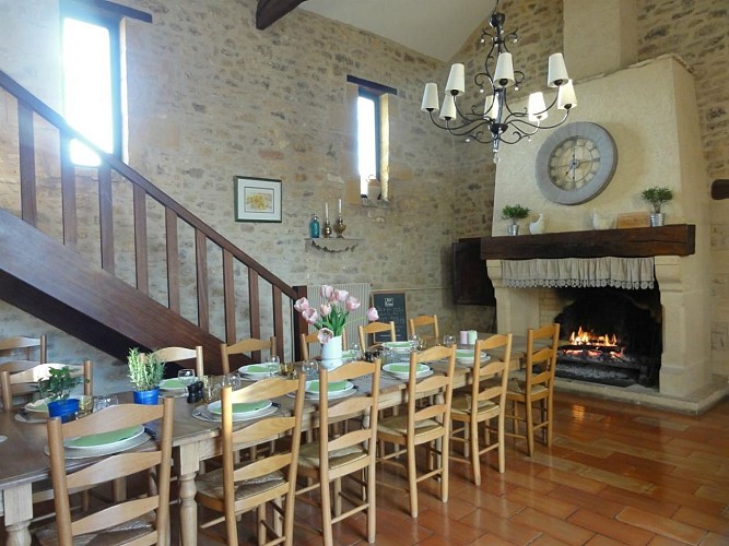 la ferme d'anna - grand gite  15 pers avec piscine proche sarlat17