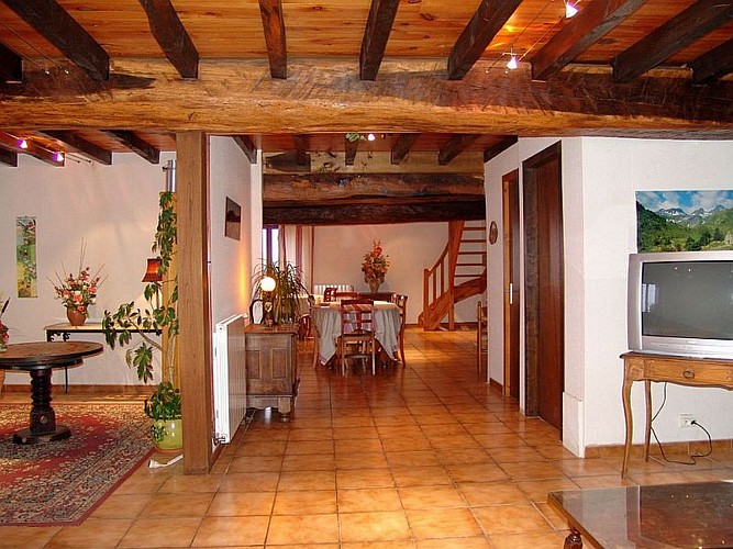 Ferme-Ithurburia-séjour-St Michel