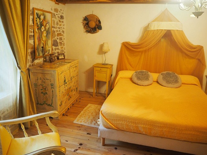 Maison-Gelous----chambre-jaune