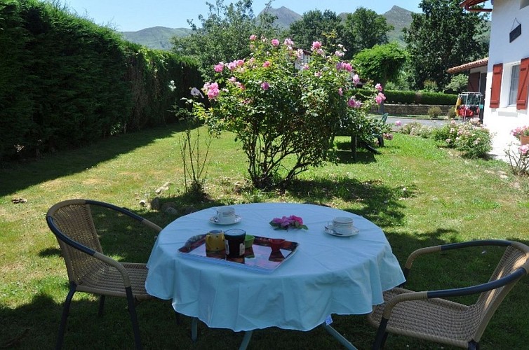 salha_askizait_jardin