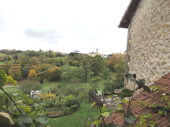 Le jardin et vue sur Thiviers