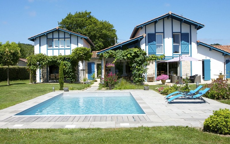 Mendi Urdina piscine1440x900