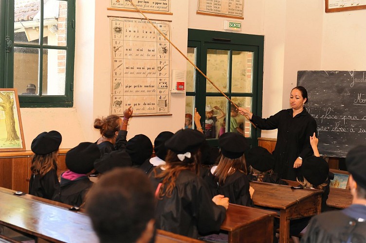 La Tour Nivelle - Musée d'école et Maison Littéraire Ernest Pérochon