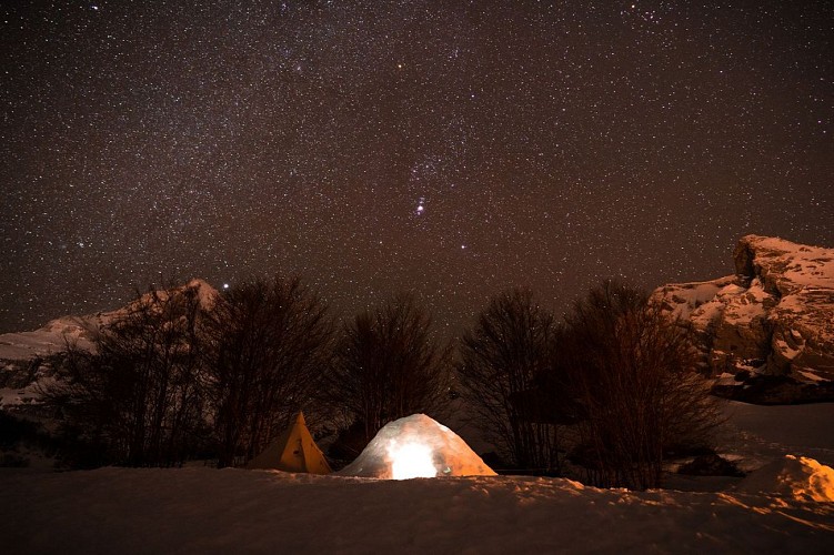 1440Igloo Nuit insolite Pyrénées©l-aventure-nordique