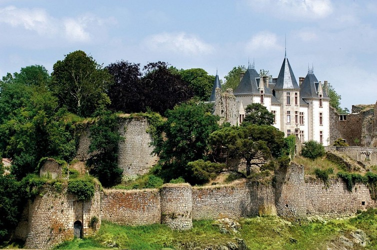chateau-de-bressuire-1