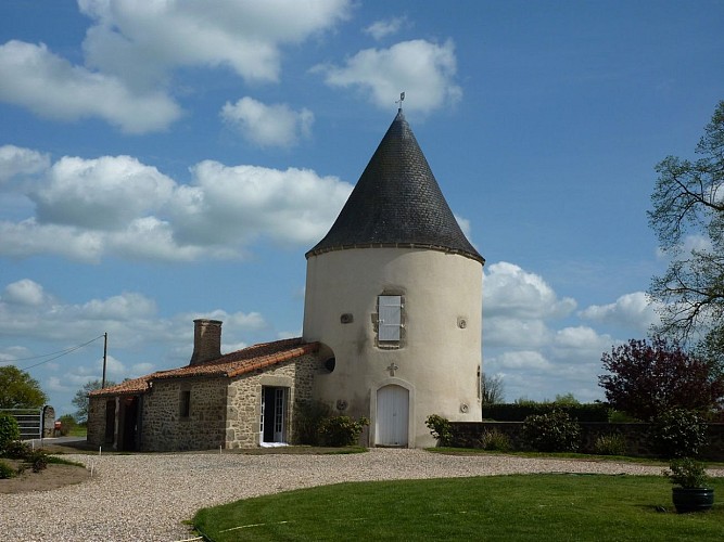 chateau-de-la-Dubrie-1