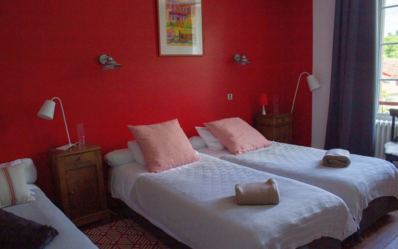 Graciateguy-chbre rouge-Baigorri