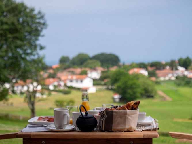 Domaine-dEnara-Hendaye-Exterieurs-1-4-scaled-3