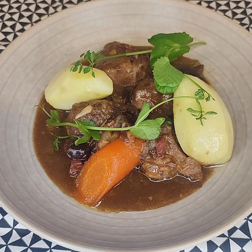 Pieds sous la table-boeuf bourguignon
